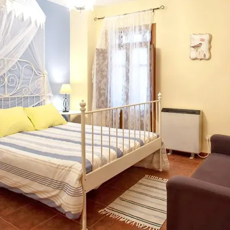 Charming House In With Fireplace And Terrace Robledillo De Gata