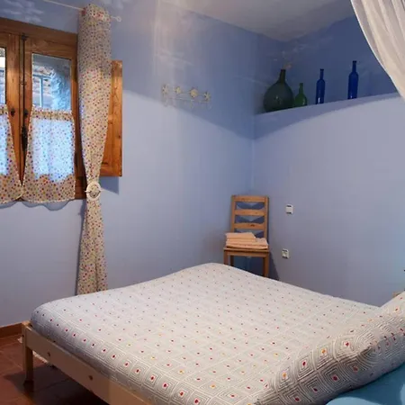 Tatil Evi Charming House In With Fireplace And Terrace *