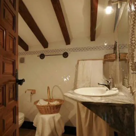 Charming House In With Fireplace And Terrace Nyaraló Robledillo de Gata