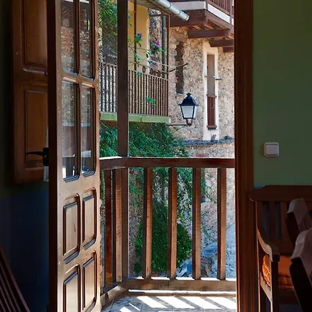 Tatil Evi Charming House In With Fireplace And Terrace Robledillo De Gata