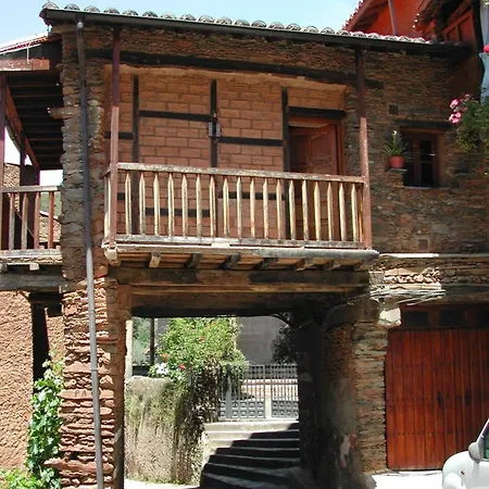 Charming House In With Fireplace And Terrace Robledillo De Gata