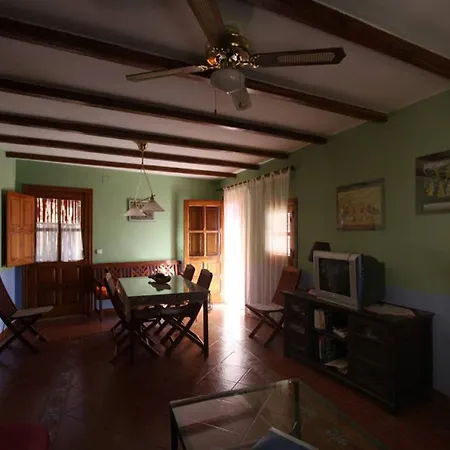 Charming House In With Fireplace And Terrace Tatil Evi Robledillo De Gata