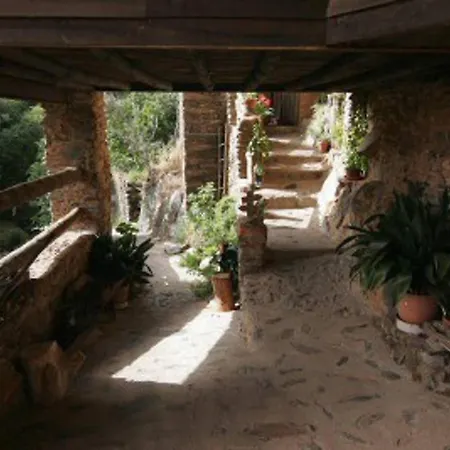 Tatil Evi Charming House In With Fireplace And Terrace *