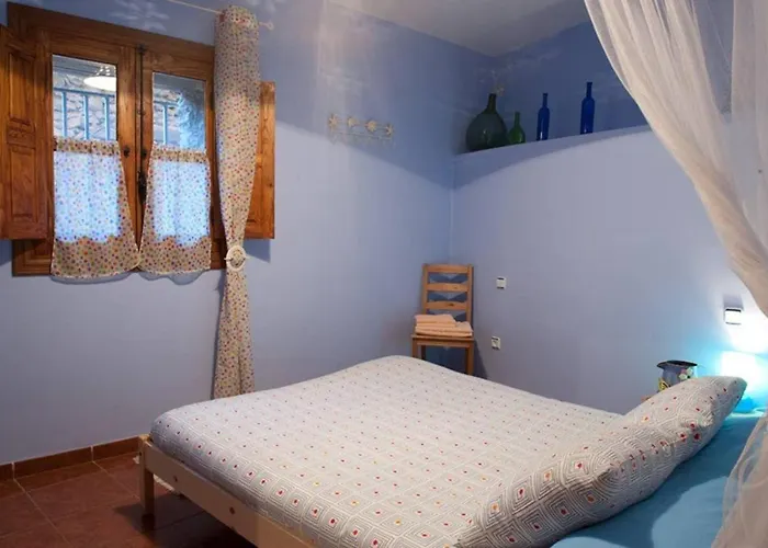 Charming House In With Fireplace And Terrace Prázdninový dům