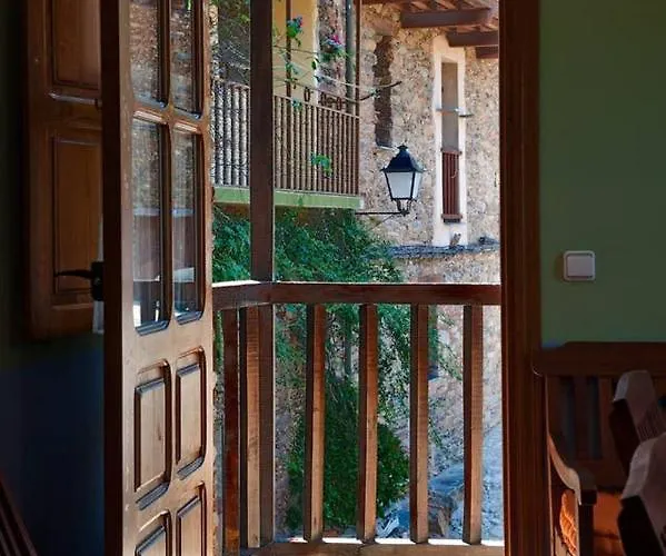 Charming House In With Fireplace And Terrace Prázdninový dům